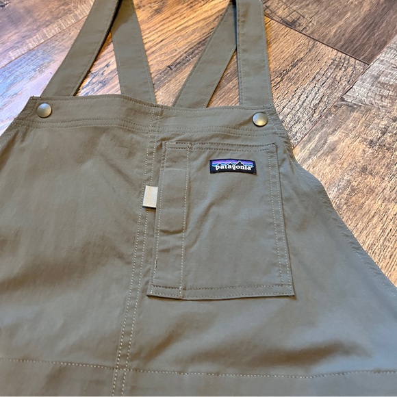 ~*~ Patagonia Outdoor Everyday Overalls Women’s M ~*~ - Picture 2 of 5